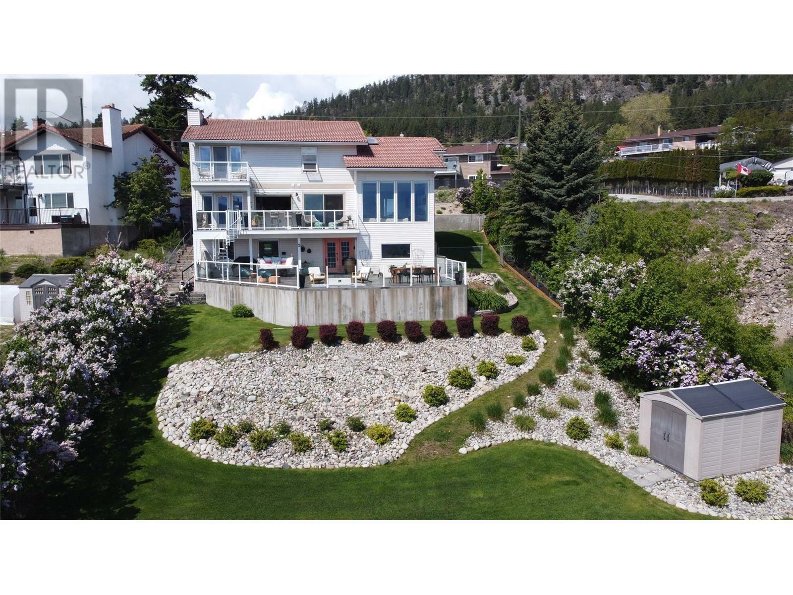 Property Photo: 6057 Ellison Avenue BC V0H 1X4