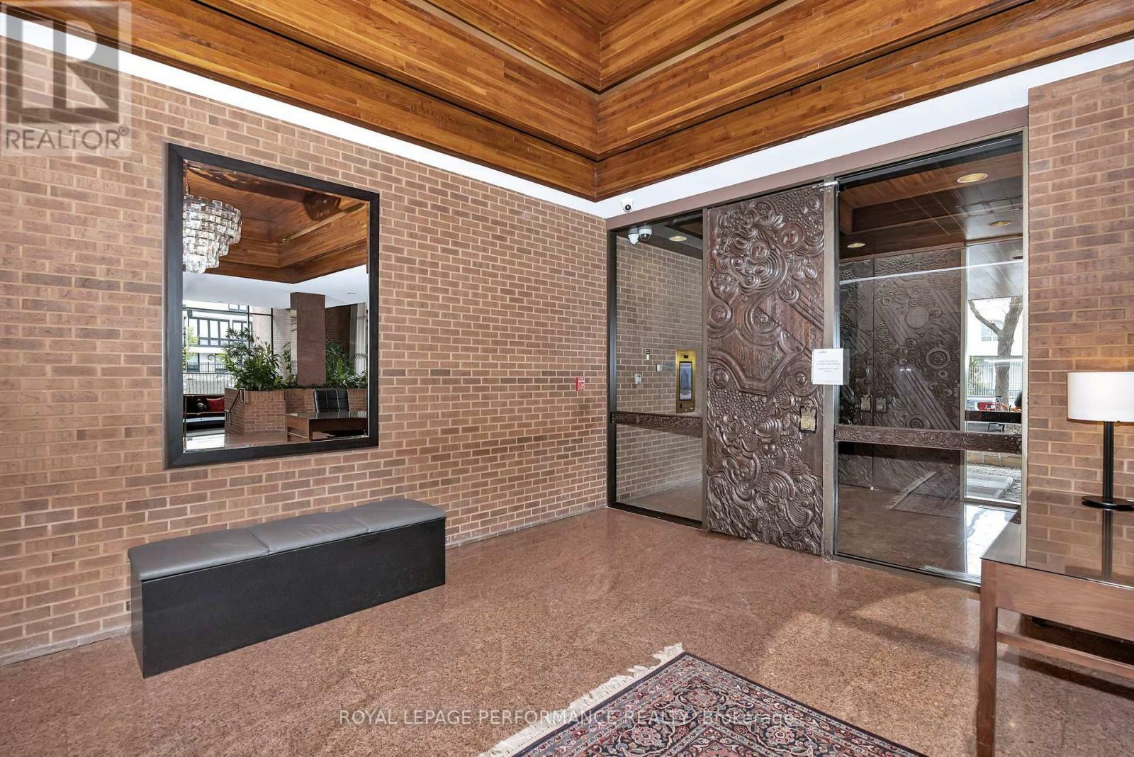 Property Photo:  40 Boteler Street 1204  ON K1N 9C8 