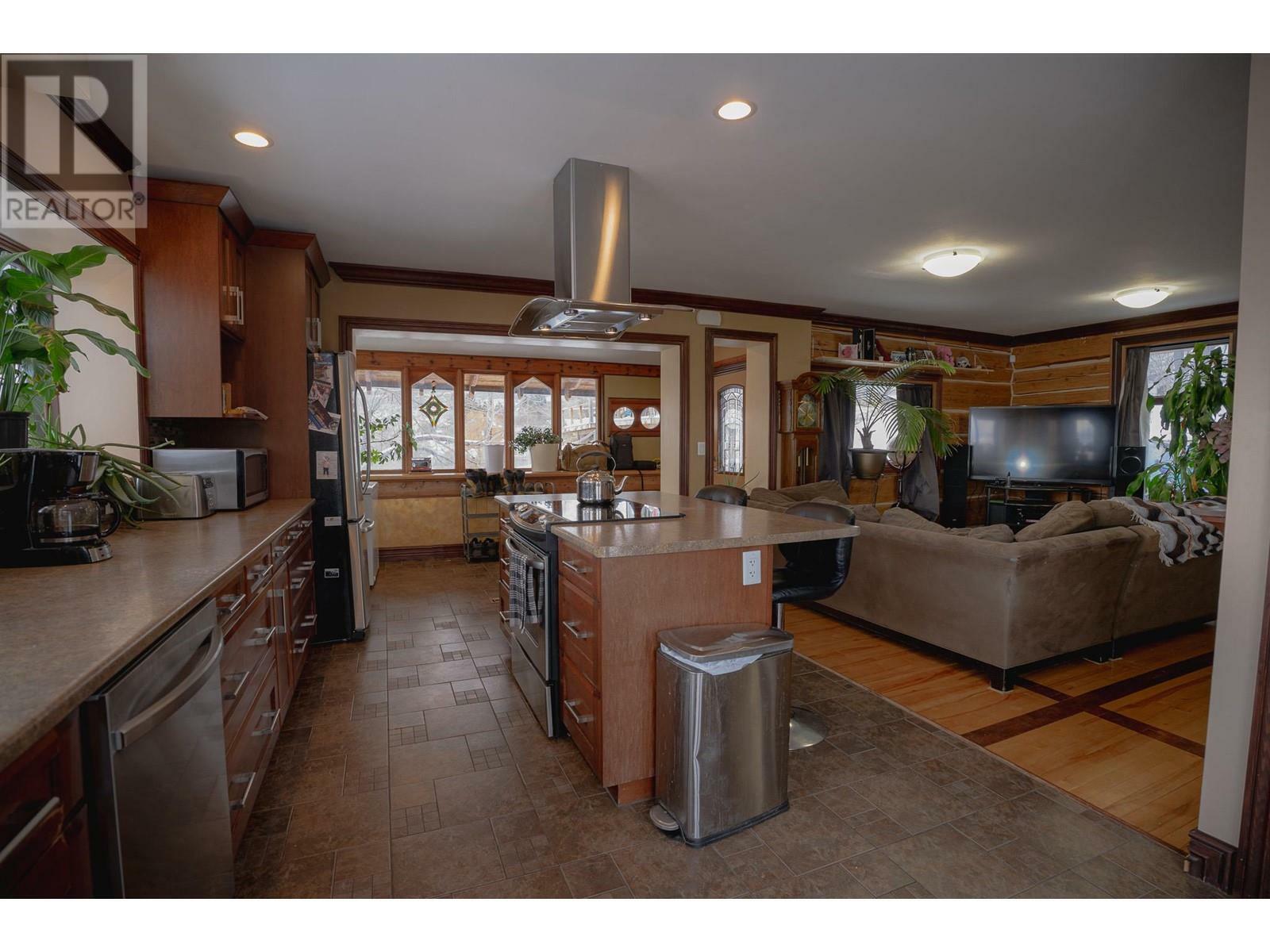 Property Photo:  299 Seymour Street West  BC V2C 1E8 