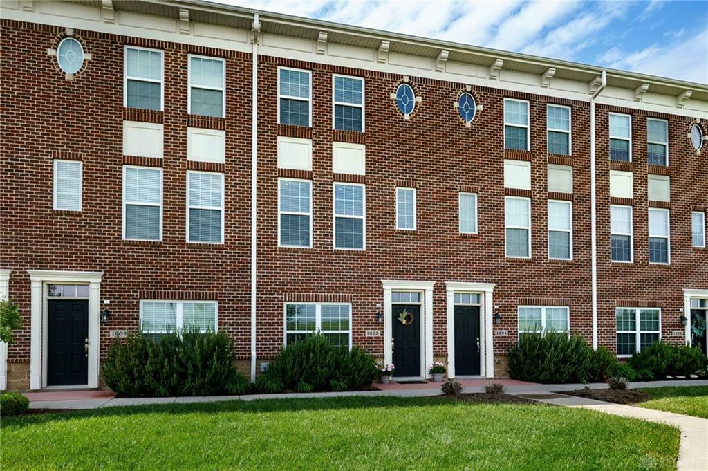 Property Photo:  1203 Parklake Row  OH 45066 