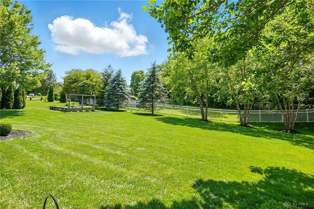 Property Photo:  10041 Meadow Woods Lane  OH 45458 