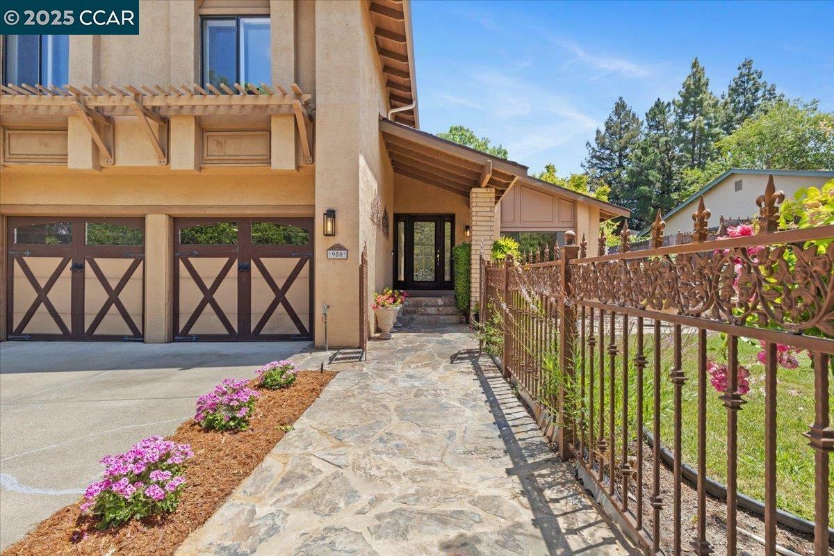 Property Photo: 950 Morello Ave CA 94553
