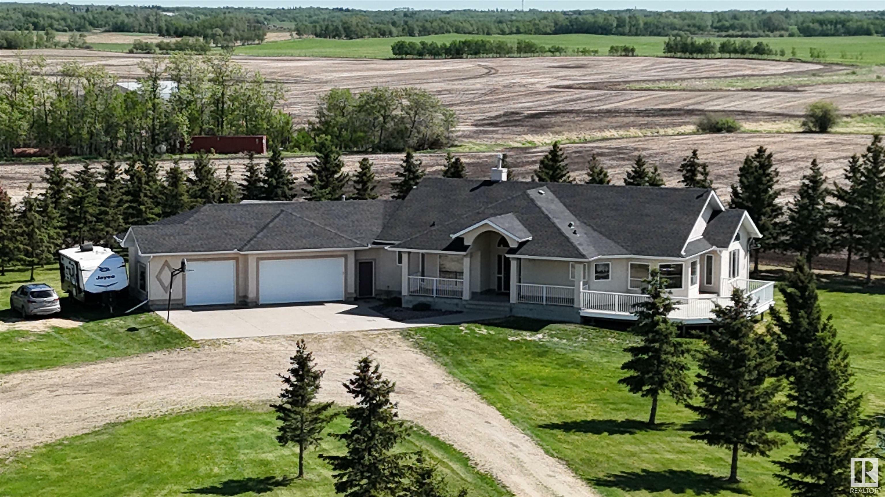 Property Photo: 51111 RR 233 AB T8B 1K6