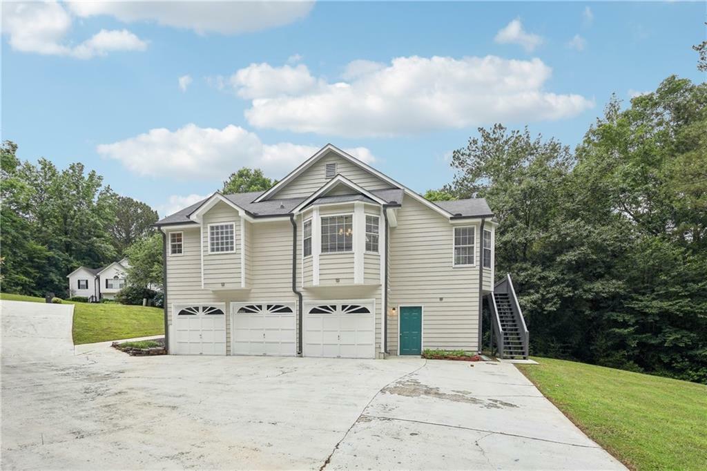 Property Photo: 4005 Greentree Court GA 30135