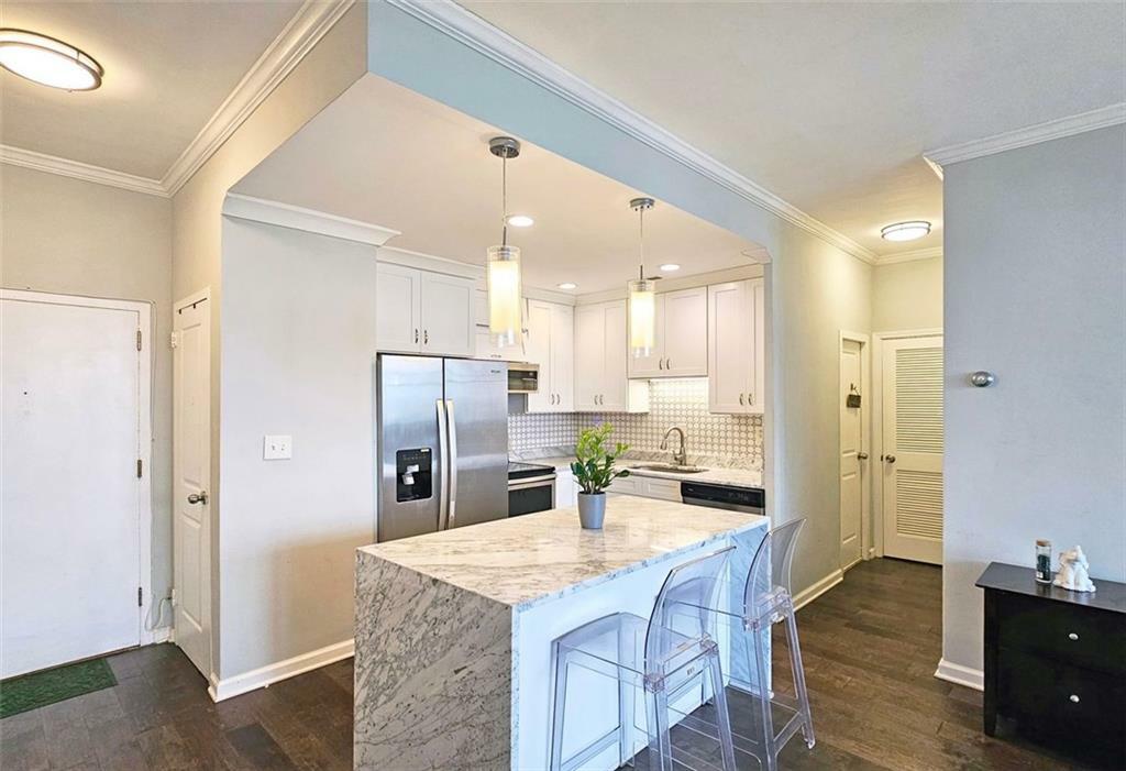 Property Photo: 3060 Pharr Court North NW 719 GA 30305