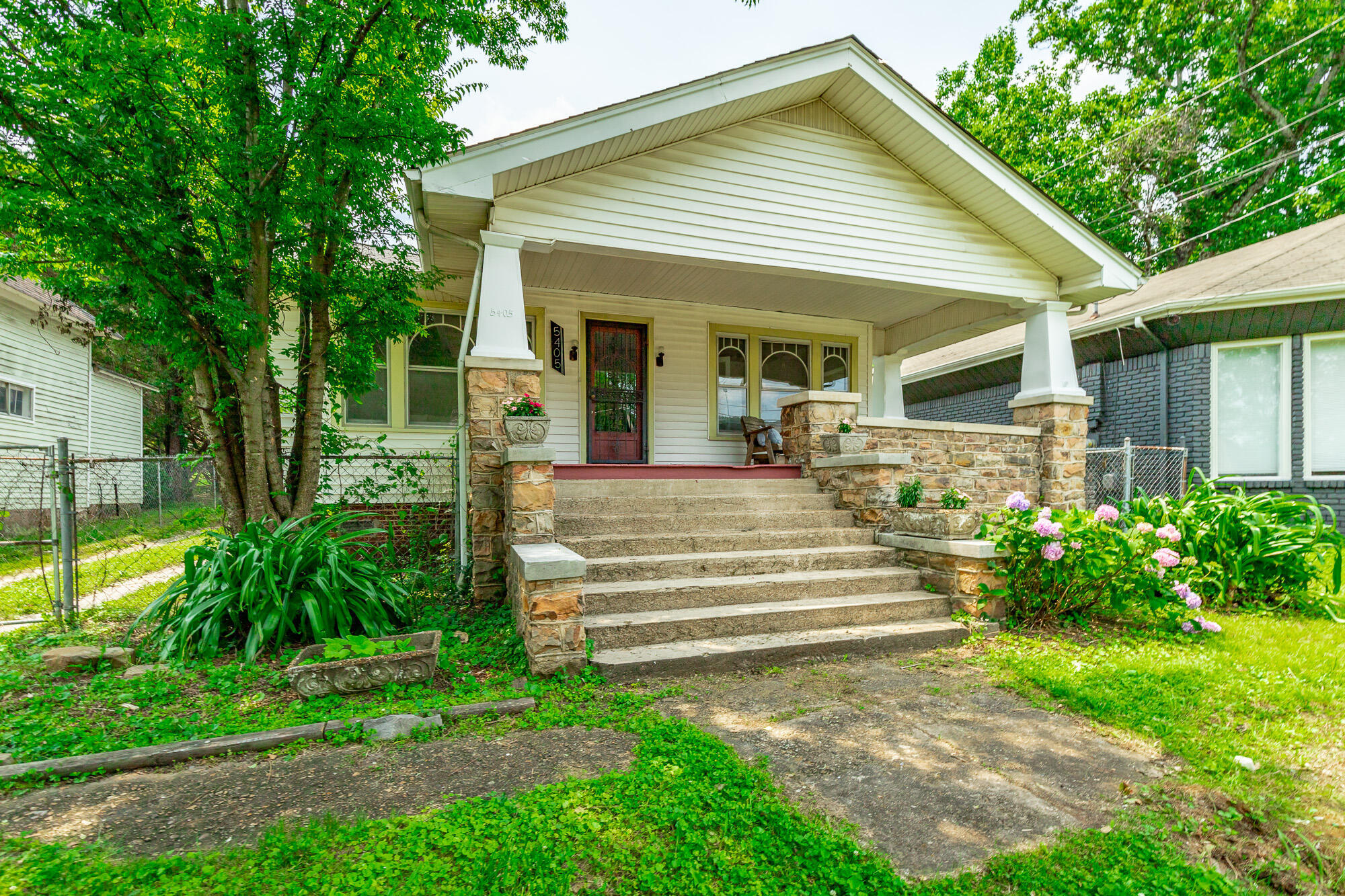 Property Photo:  5405 St Elmo Avenue  TN 37409 