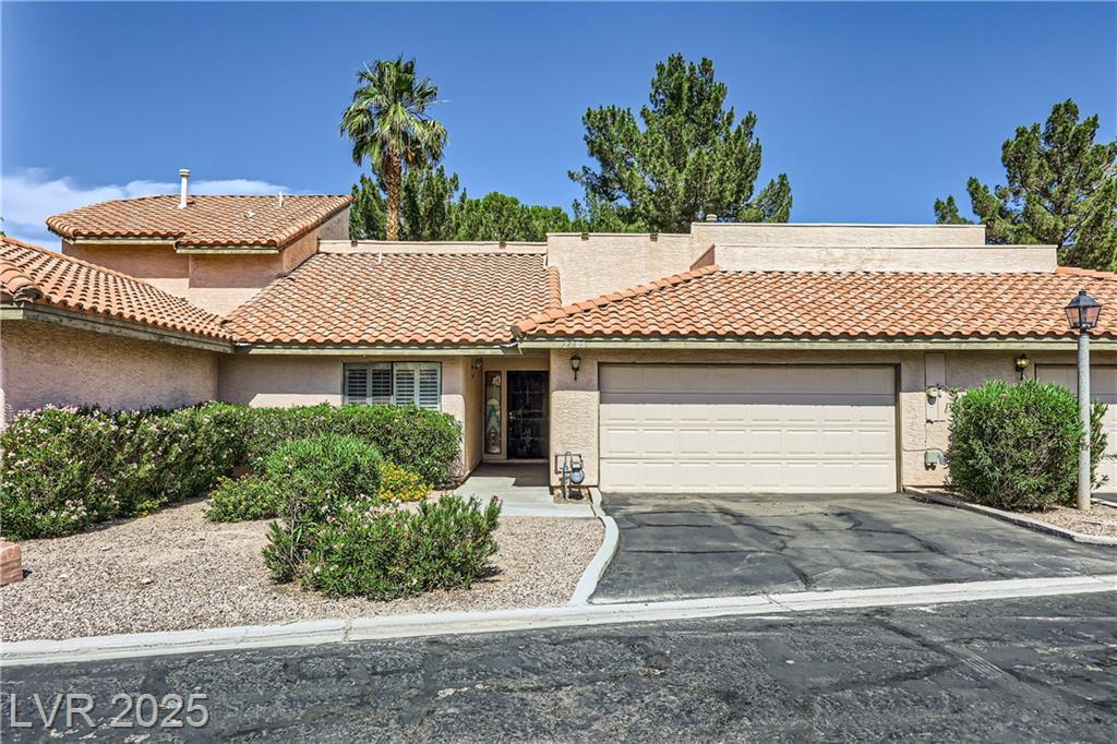 Property Photo: 2708 Campo Verde Drive NV 89121