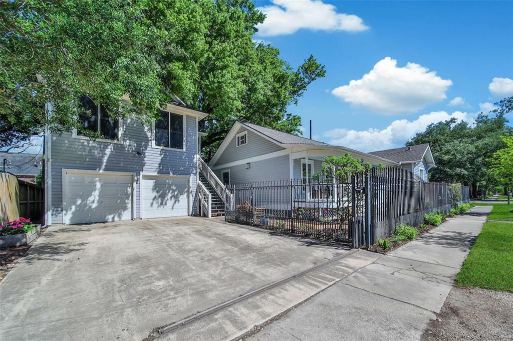 Property Photo: 1504 Columbia Street TX 77008