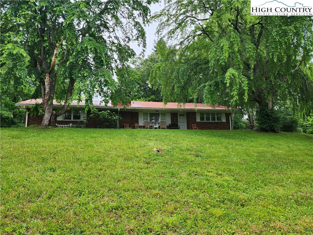 Property Photo: 981 Dehart Community Ctr Road NC 28635