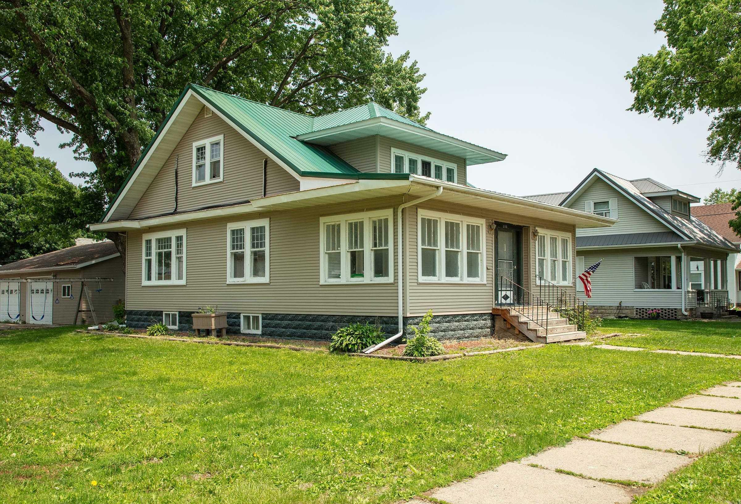 Property Photo: 220 W Greene Street IA 50619