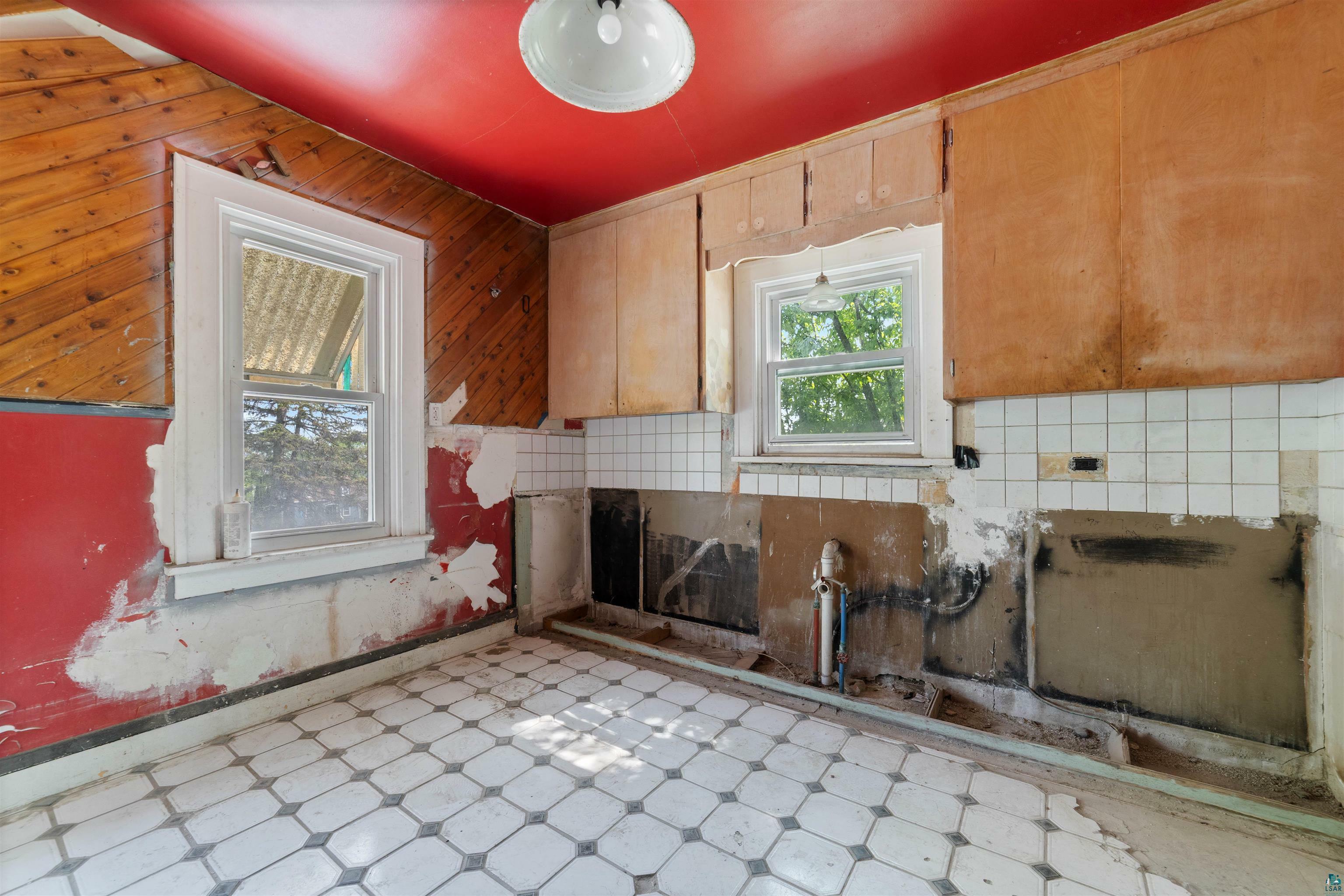 Property Photo: 728 N 24th Ave W MN 55806