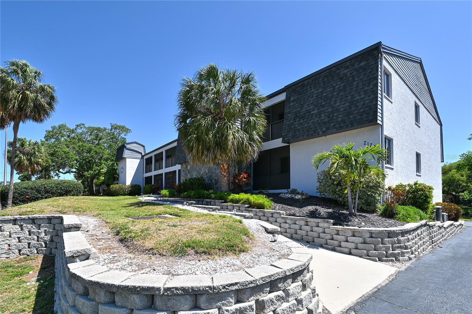 Property Photo:  2124 N Tamiami Trail 108  FL 34234 