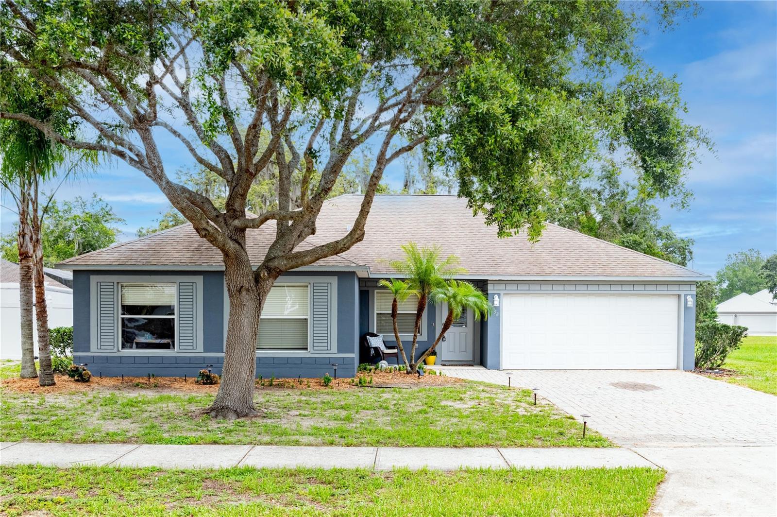 Property Photo: 4058 Rolling Hill Drive FL 32796