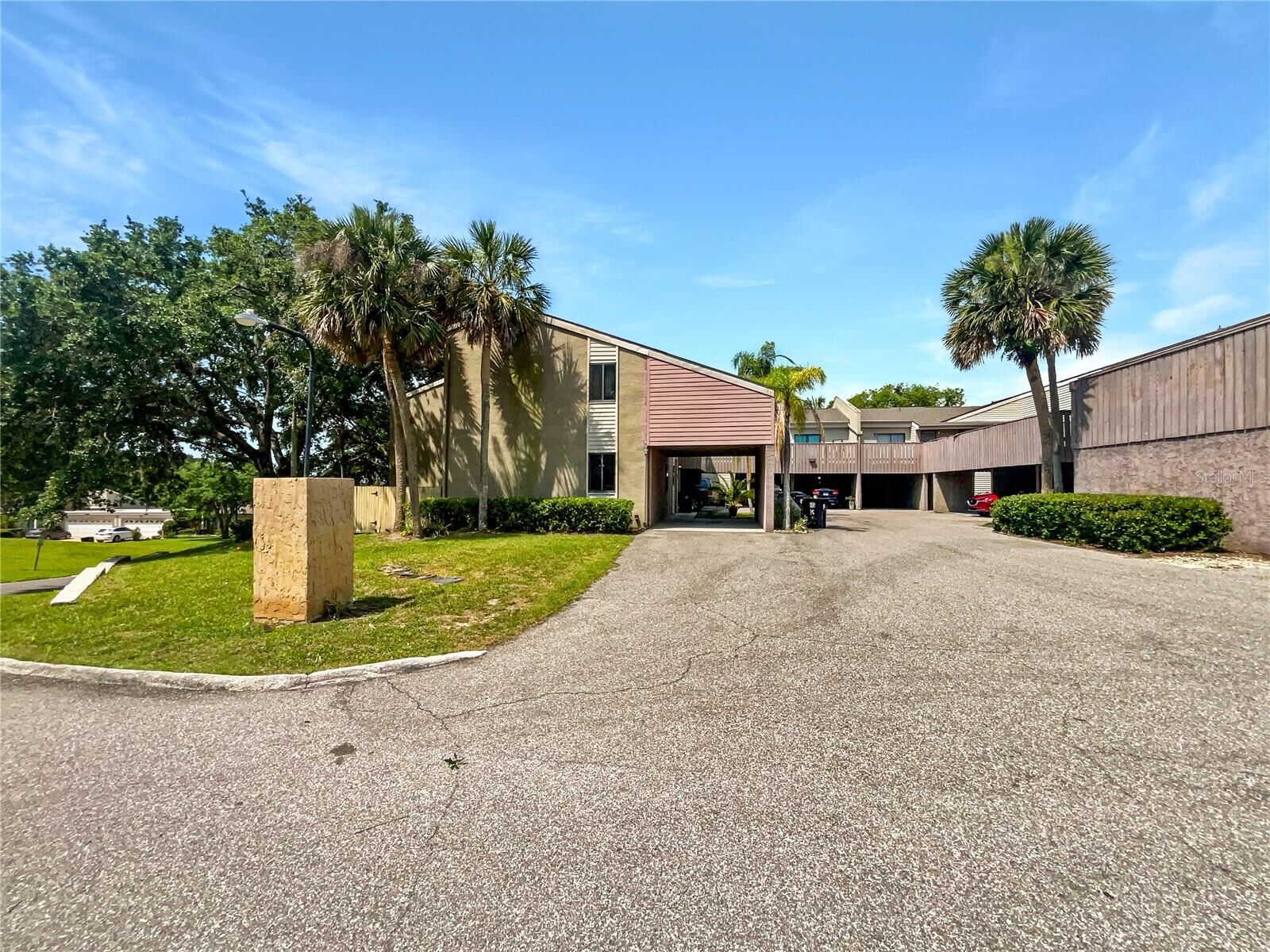 Property Photo:  1404 Oak Place A  FL 32712 