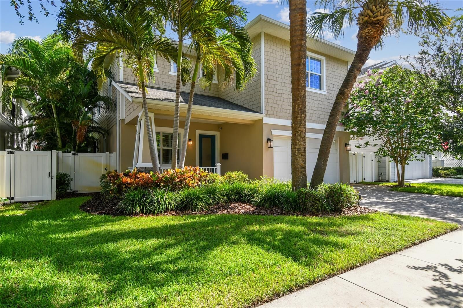 Property Photo: 3109 W Granada Street FL 33629