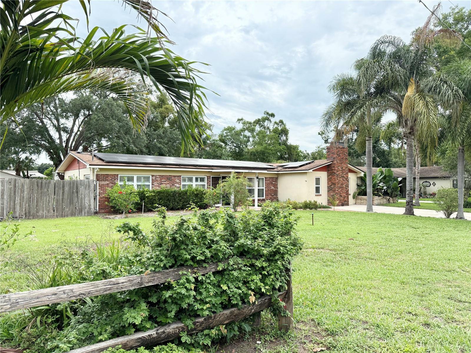 Property Photo: 2523 Krueger Lane FL 33618