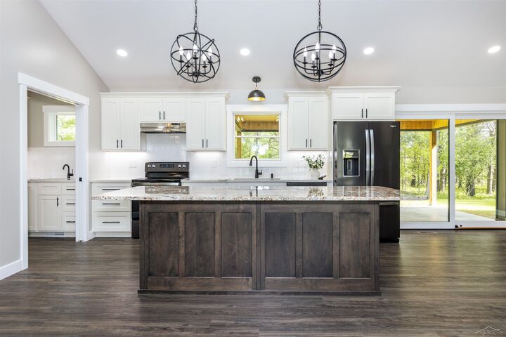 Property Photo:  2291 E Maple Road  MI 48617 