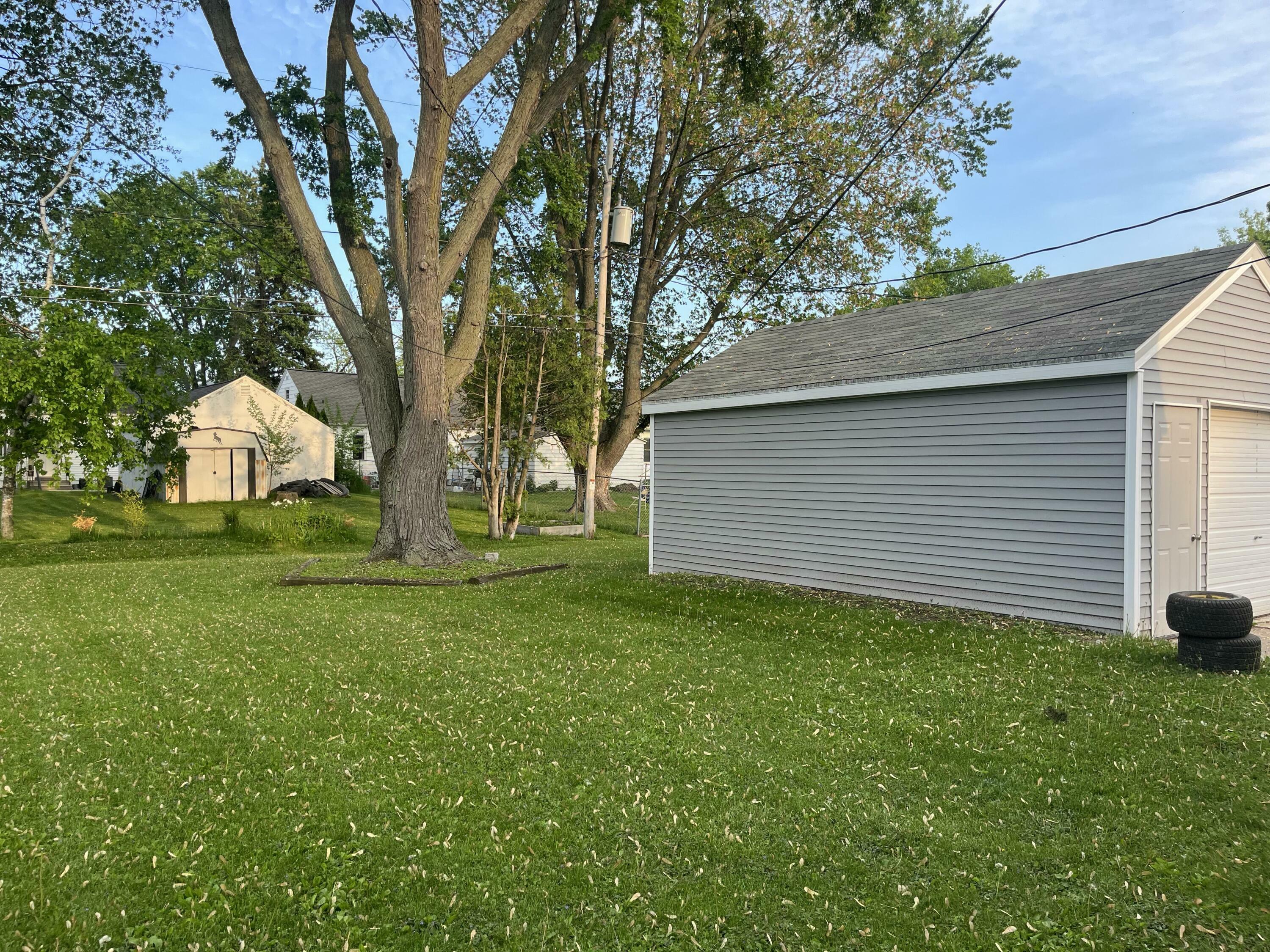 Property Photo: 621 Laura St WI 54302