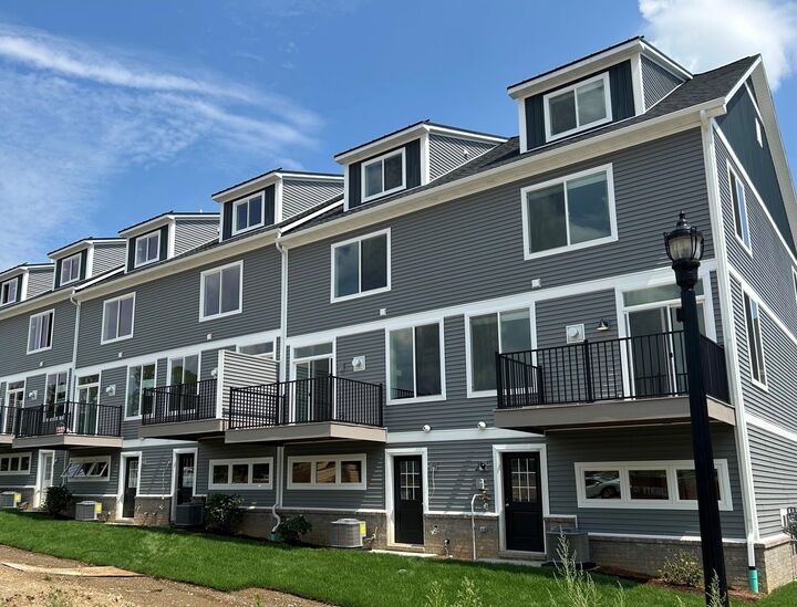 Property Photo:  2768 Bristol Ridge Drive  MI 48105 