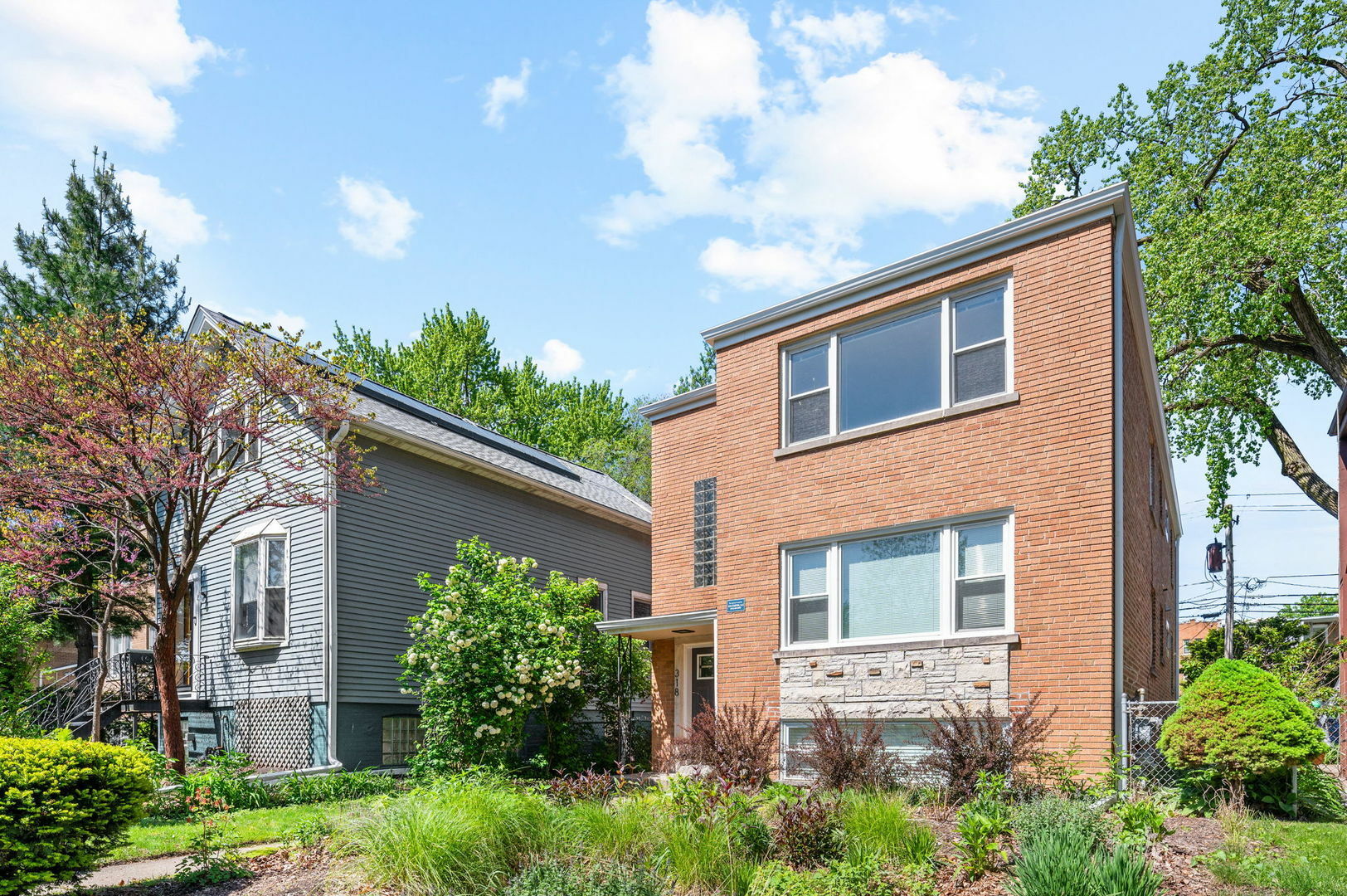 Property Photo: 318 Custer Avenue IL 60202