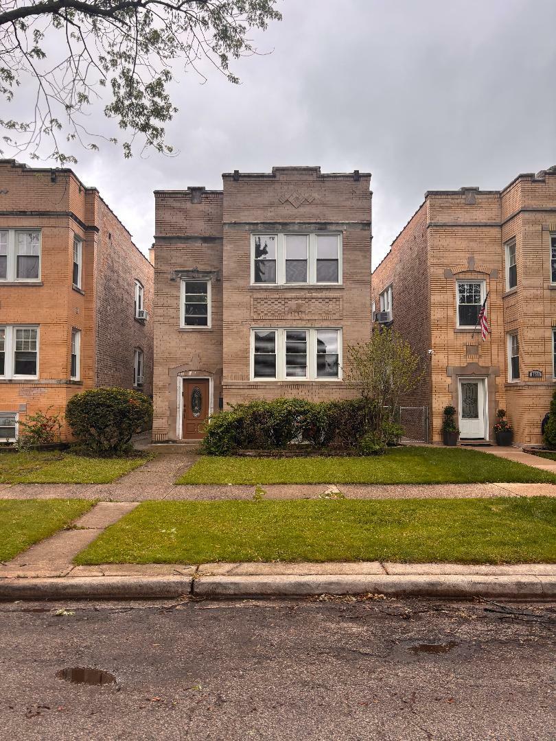 Property Photo: 5642 N Bernard Street 2 IL 60659