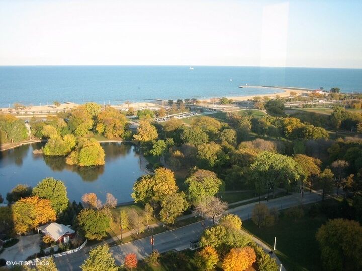 Property Photo: 1850 N Clark Street 1608 IL 60614