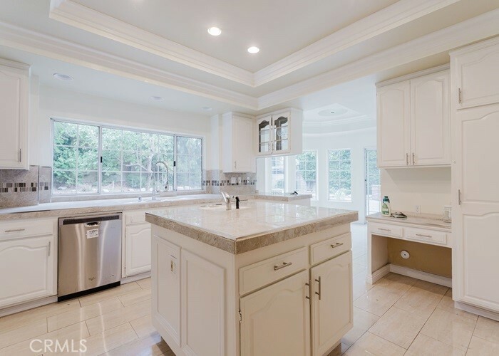 Property Photo: 18853 Beechtree Lane CA 91326