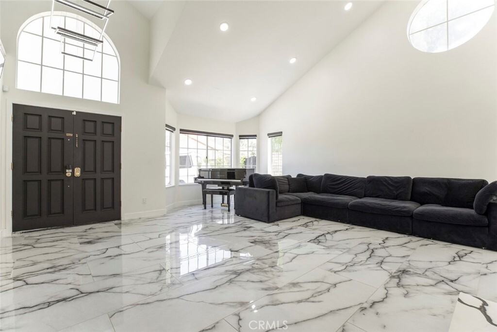 Property Photo: 20128 Cavern Court CA 91390