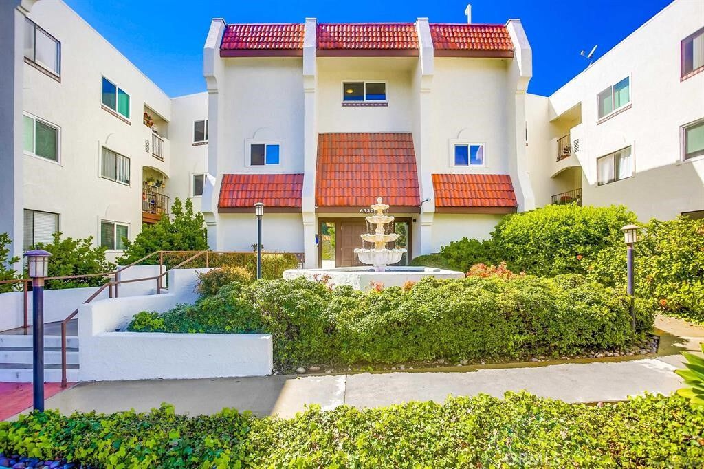 Property Photo:  6330 Genesee Avenue 103  CA 92122