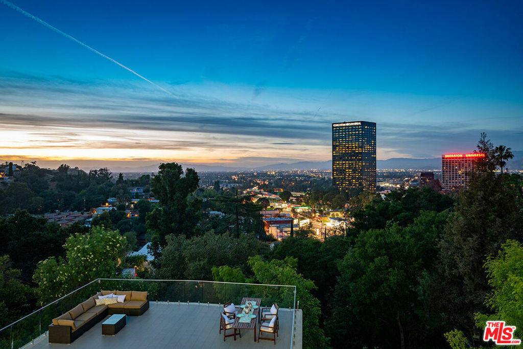 Property Photo: 3701 Multiview Drive CA 90068