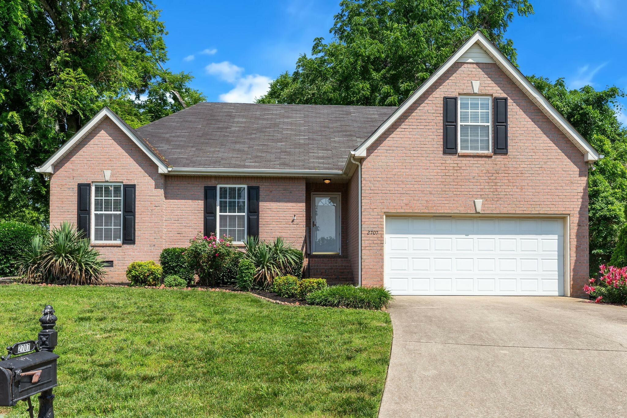 Property Photo: 2707 Comer Dr TN 37128