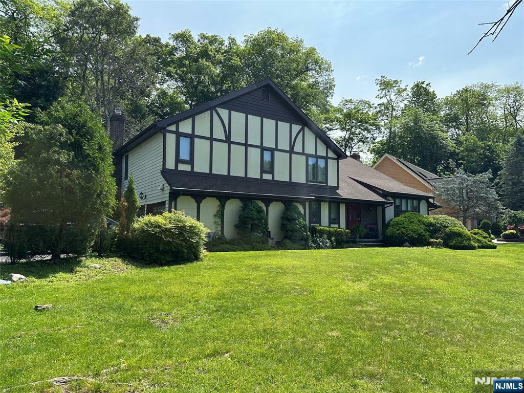 Property Photo:  570 Mill Run  NJ 07652 
