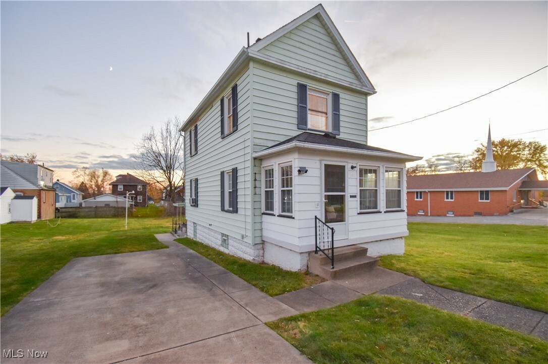 Property Photo: 303 Whipple Avenue OH 44405
