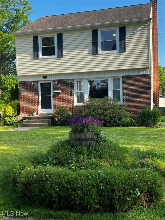 Property Photo: 1750 Kingsley OH 44313