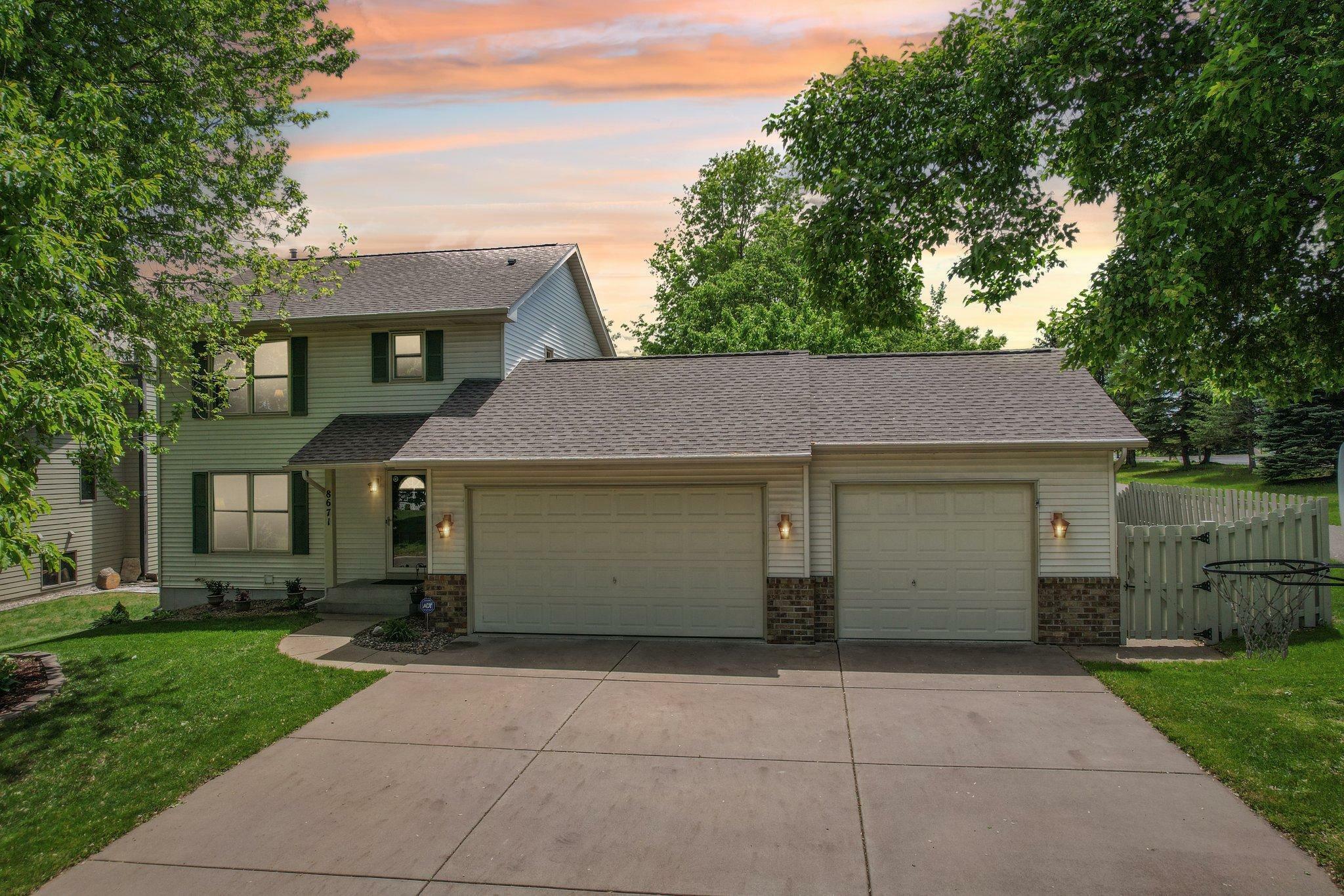 8671 Pheasant Run Road  Woodbury MN 55125 photo