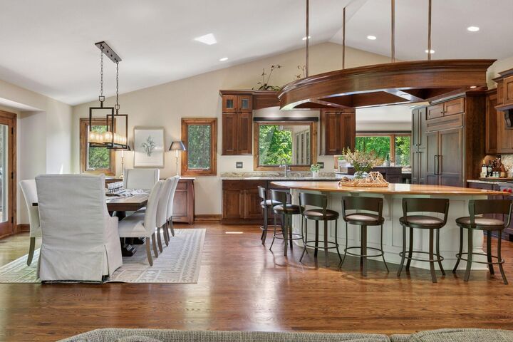 1405 W Farm Road  Chanhassen MN 55318 photo