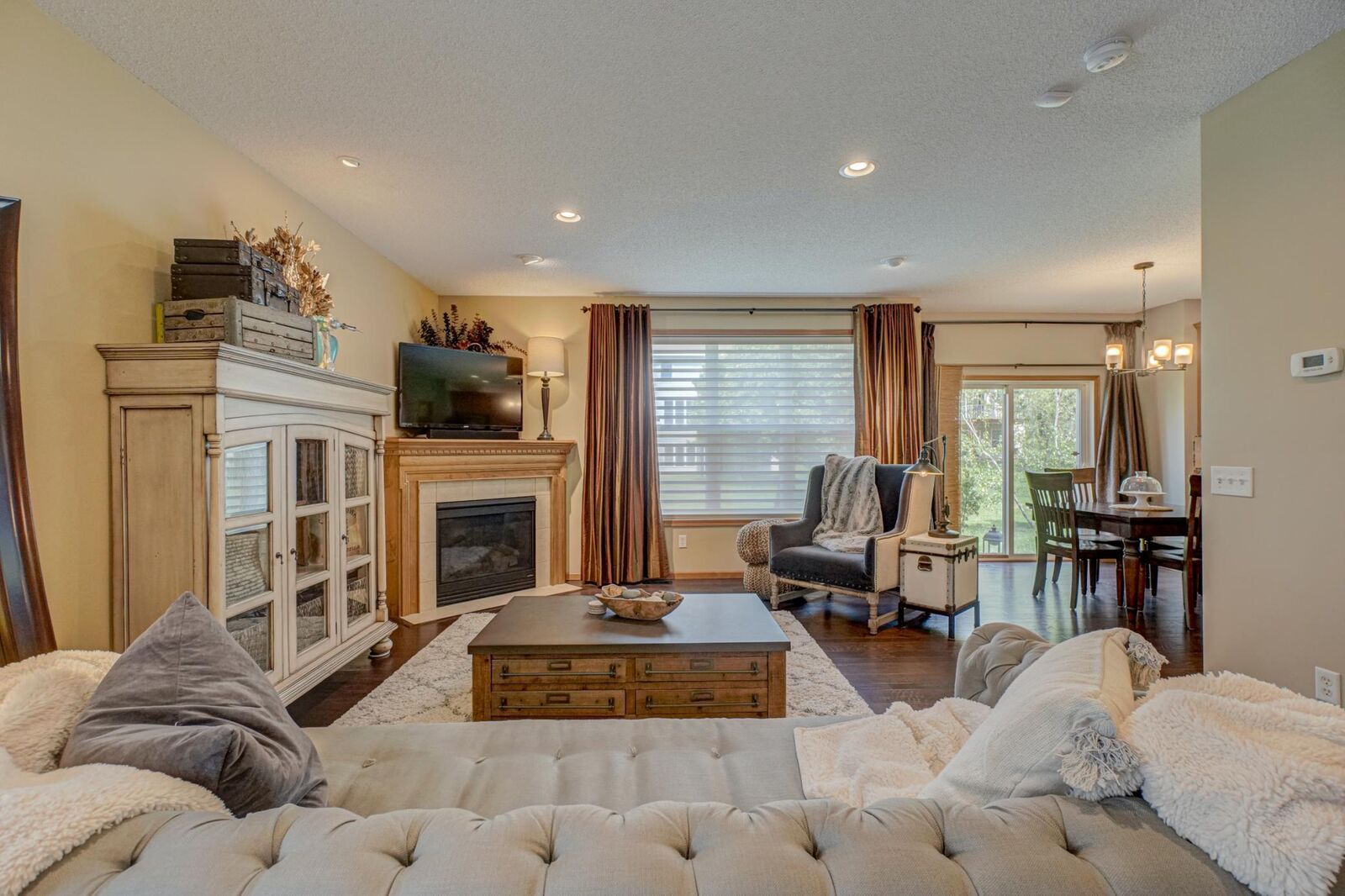 Property Photo:  2345 Woodcrest Drive  MN 55129 