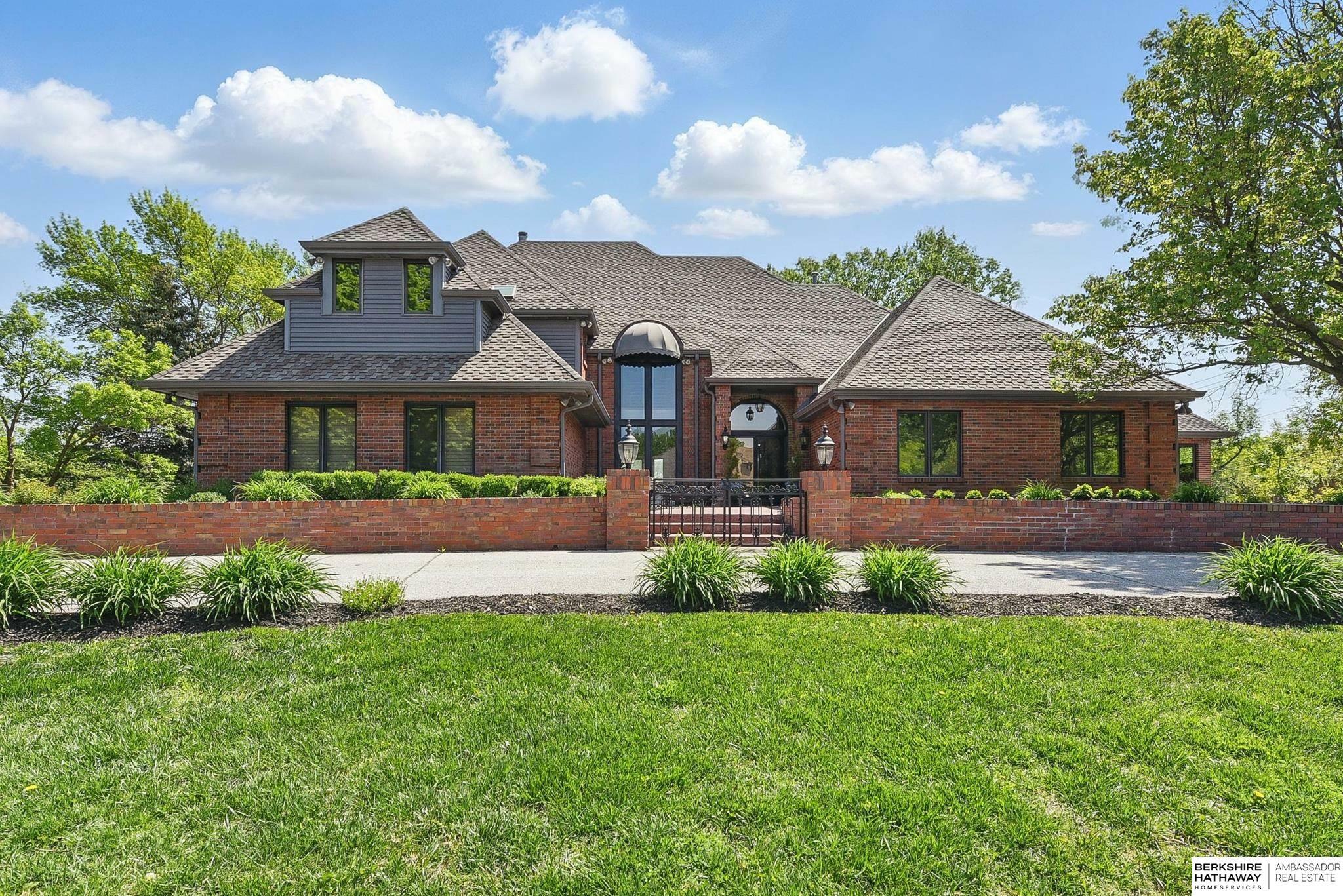 2541 S 221st Circle  Omaha NE 68022 photo