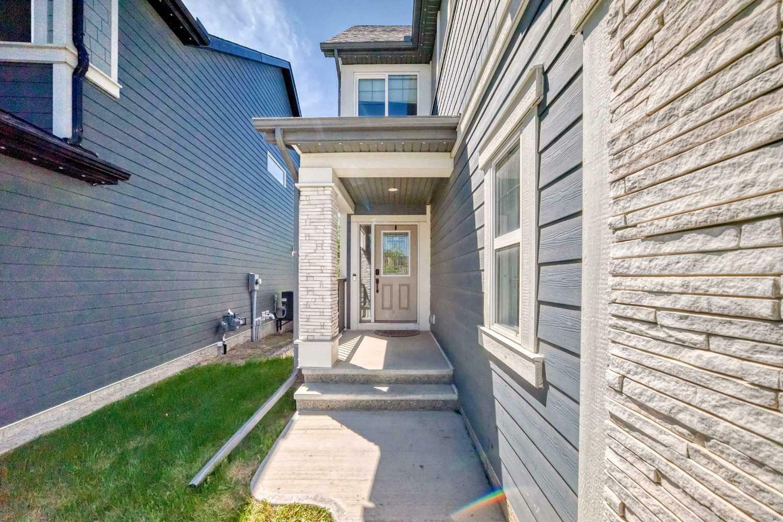 Property Photo: 87 Legacy Glen Terrace SE AB T2X 3Z1