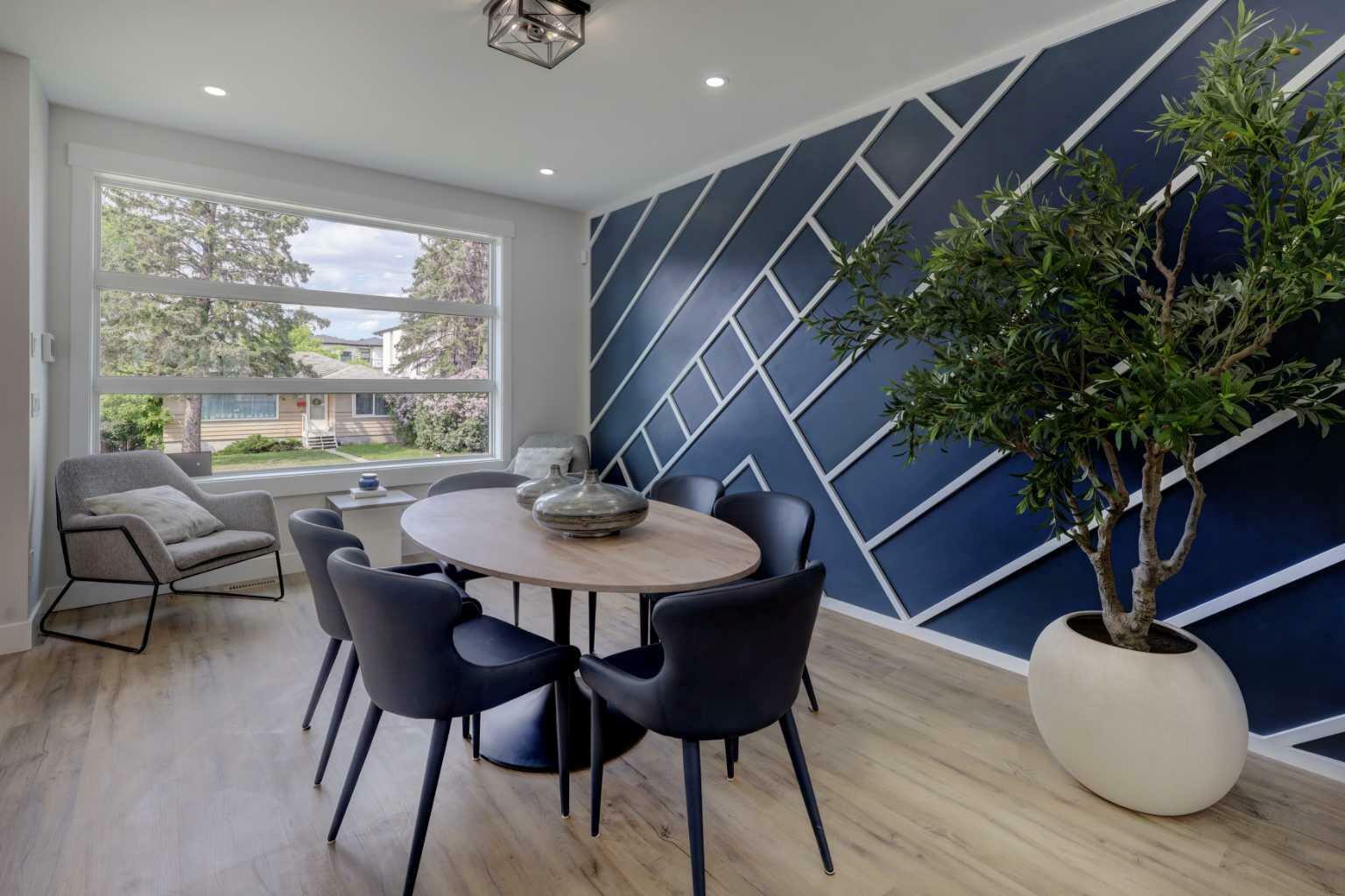 Property Photo: 2219 29 Avenue SW AB T2T 1N8