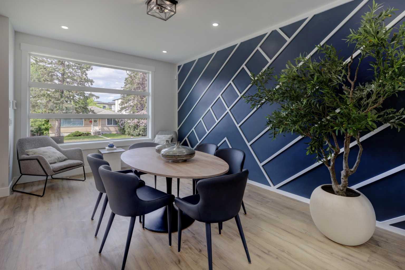 Property Photo: 2219 29 Avenue SW AB T2T 1N8