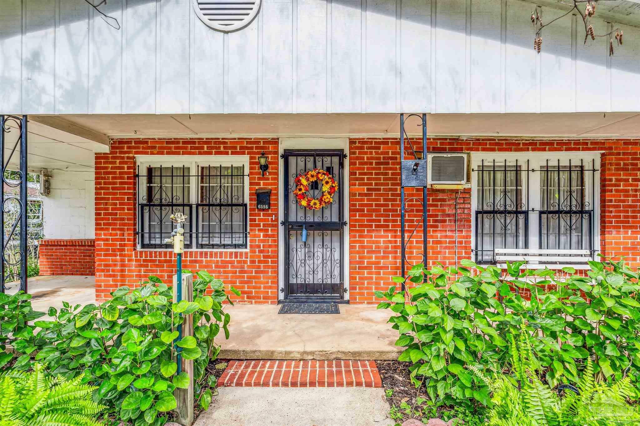 Property Photo: 6598 Magnolia St FL 32570