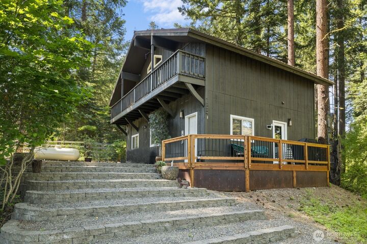 Property Photo:  671 W Pacific Avenue  WA 98940 