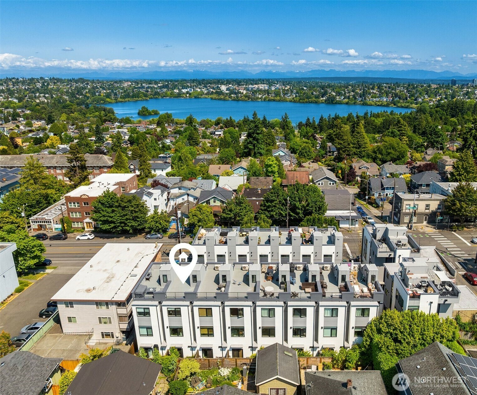 Property Photo: 6517 Phinney Avenue N G WA 98103