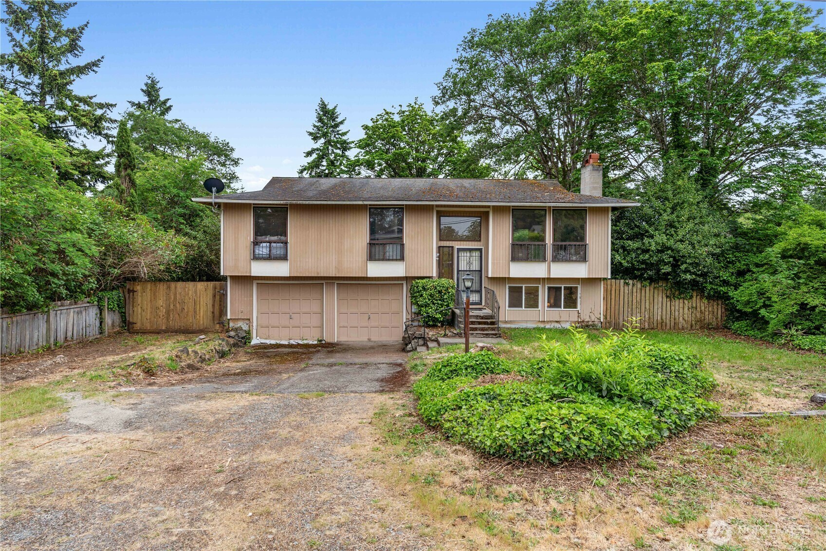 Property Photo: 9724 Wildwood Avenue SW WA 98498
