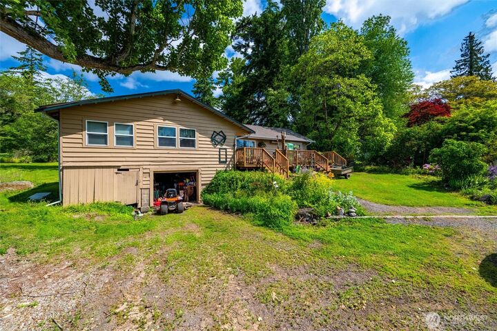 Property Photo: 970 E Bakerview Road WA 98226