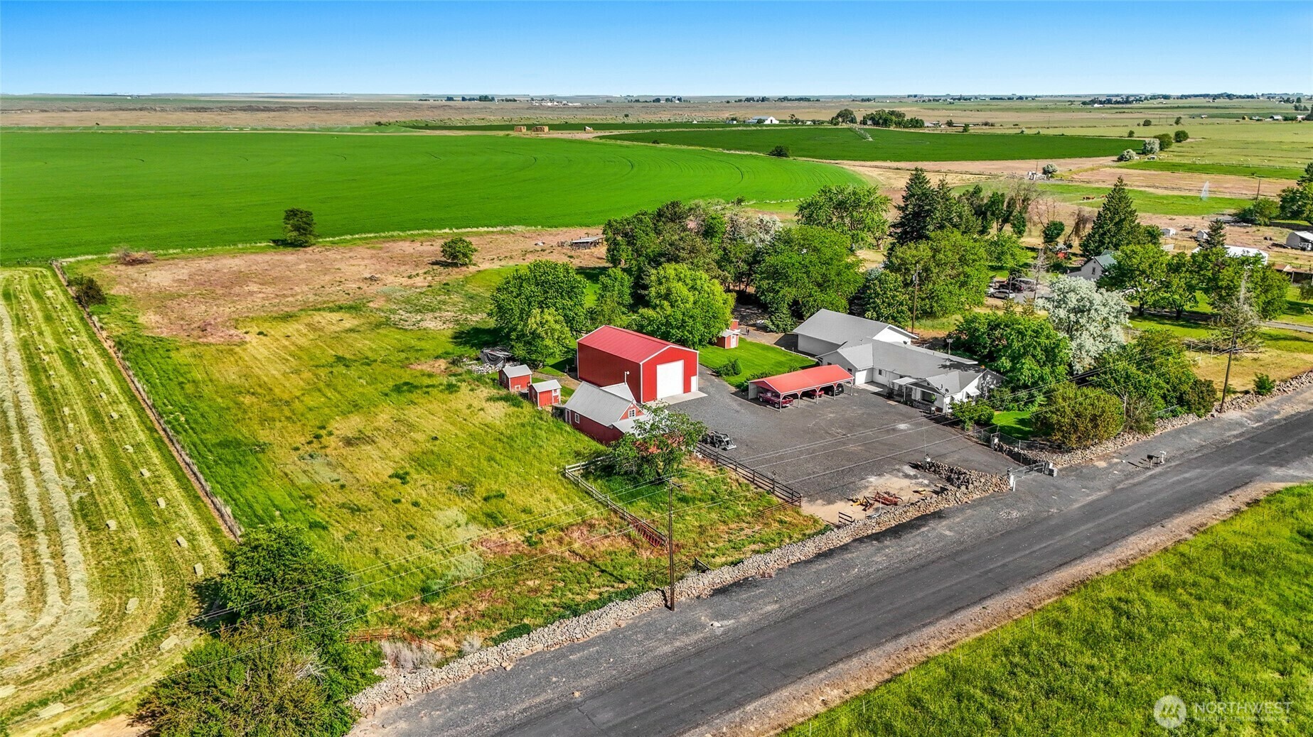 Property Photo: 11801 Road K NE WA 98837