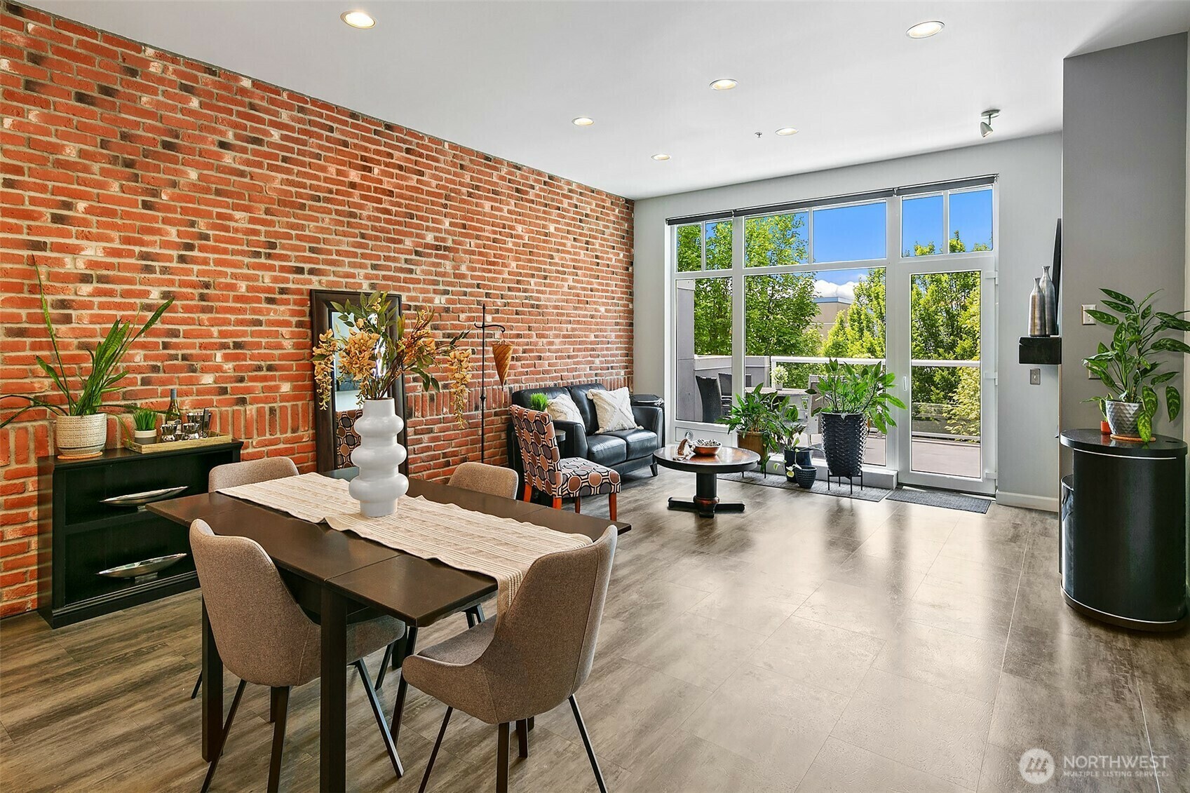 Property Photo: 17 W Mercer Street 302 WA 98119