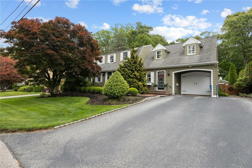 152 Glen Hills Drive  Cranston RI 02920 photo