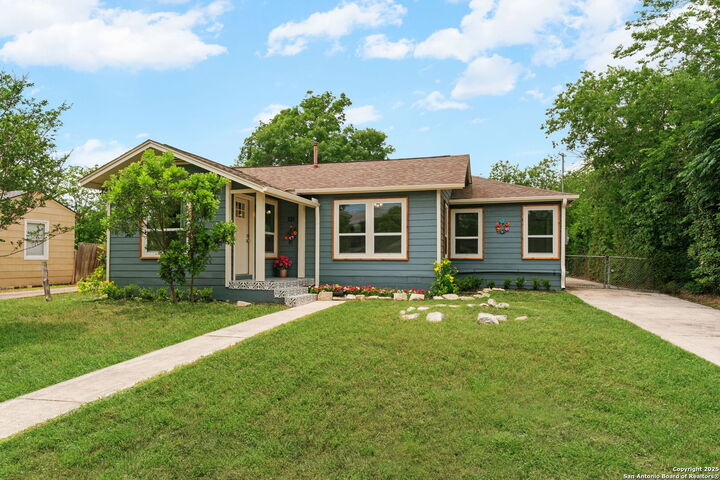 Property Photo: 131 New Haven TX 78209